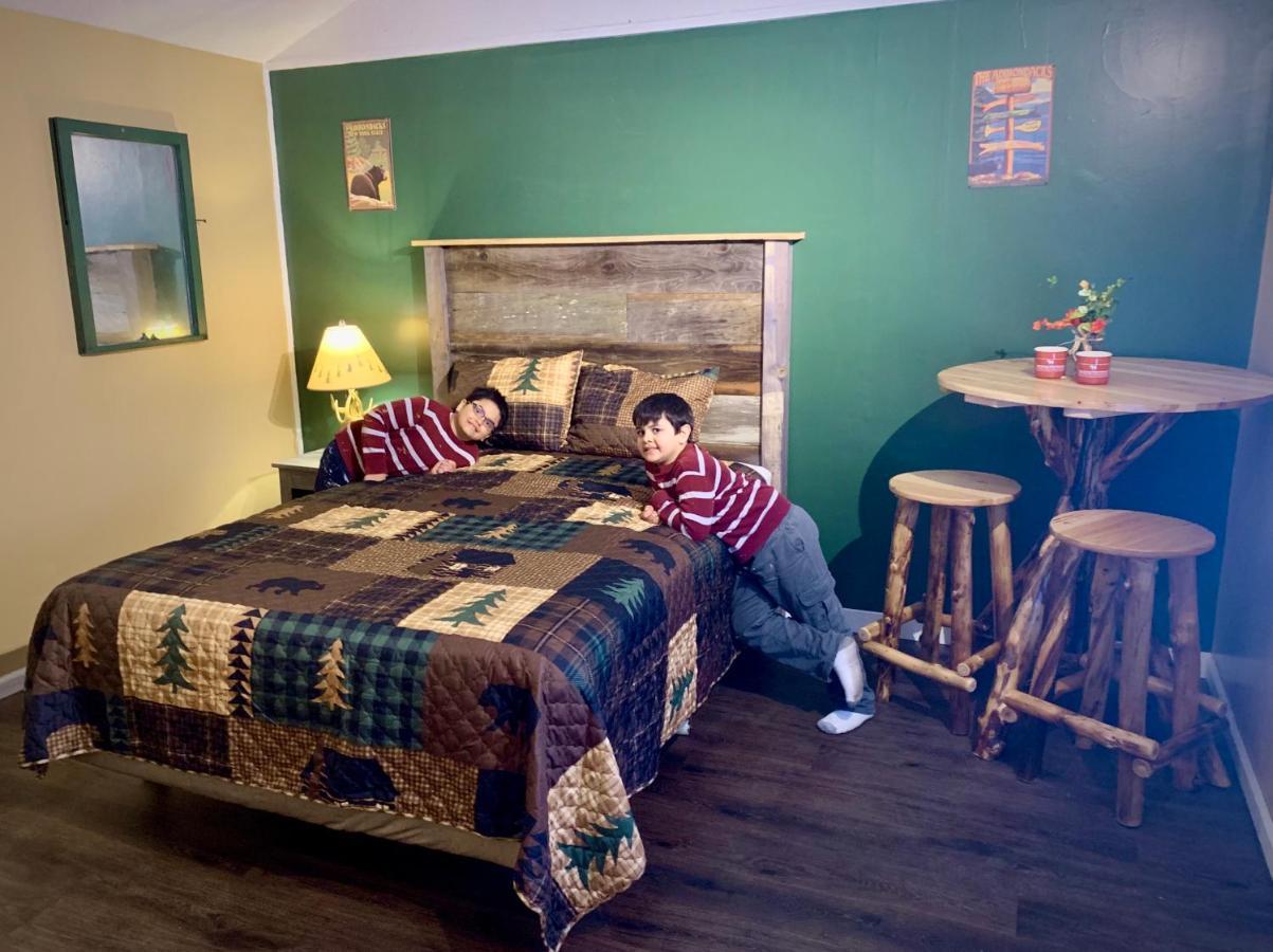 Motel Montreal レイク・ジョージ エクステリア 写真