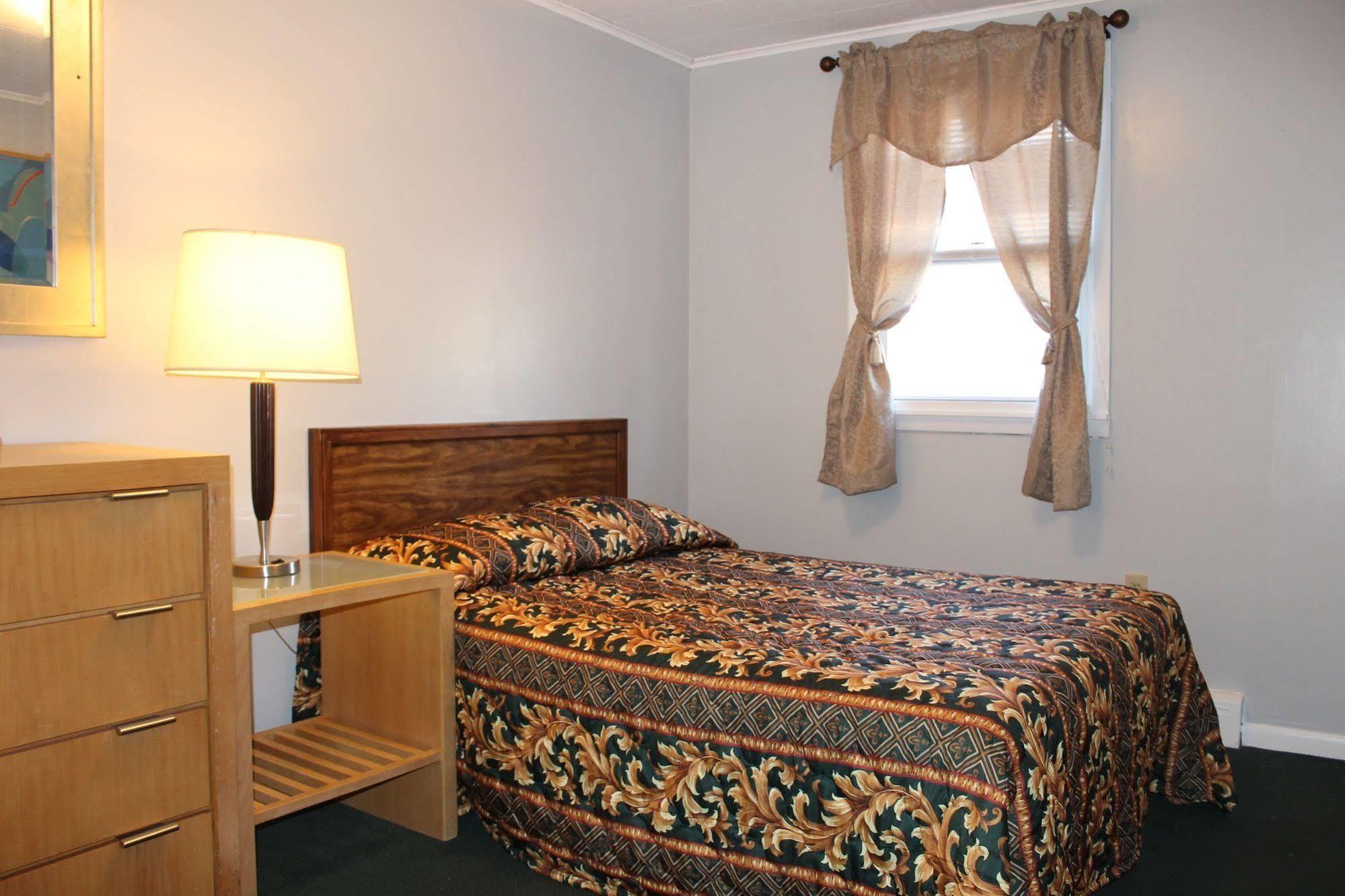 Motel Montreal レイク・ジョージ エクステリア 写真